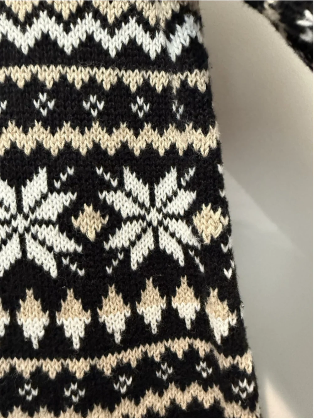The Children's Place Girls Fair Isle Pullover Sweater Black White Beige 5T